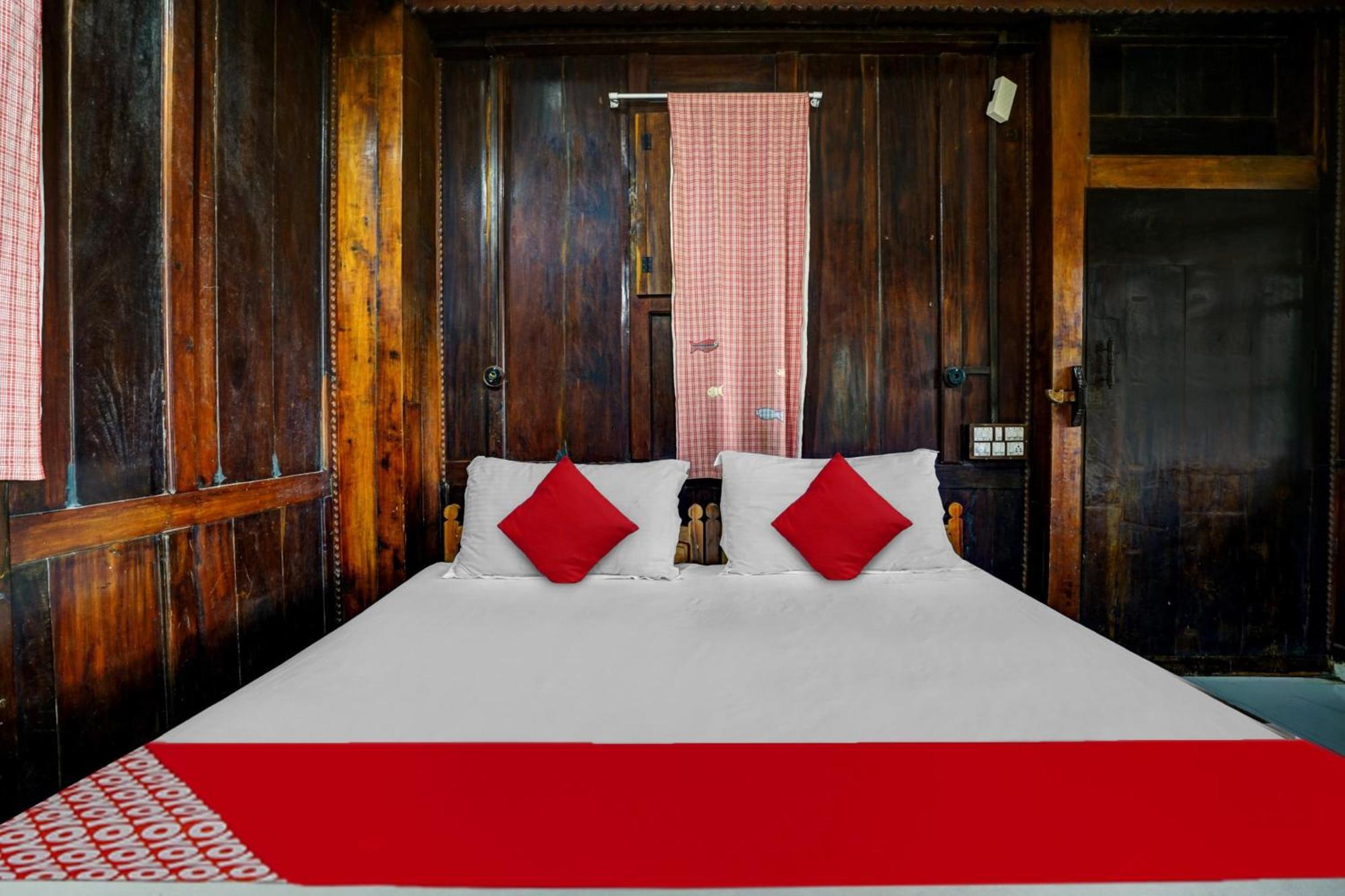 Oyo Flagship Meadow View Inn Thekkady Exterior foto