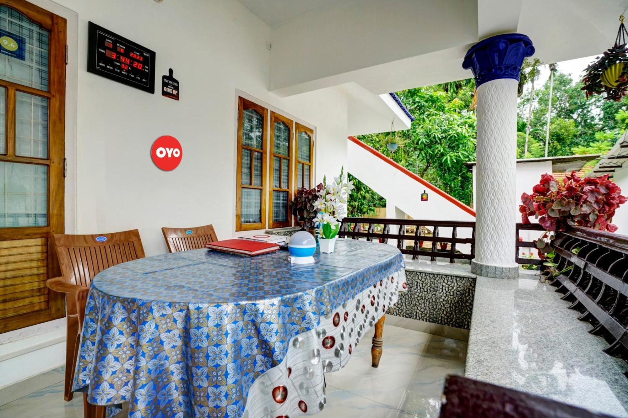 Oyo Flagship Meadow View Inn Thekkady Exterior foto