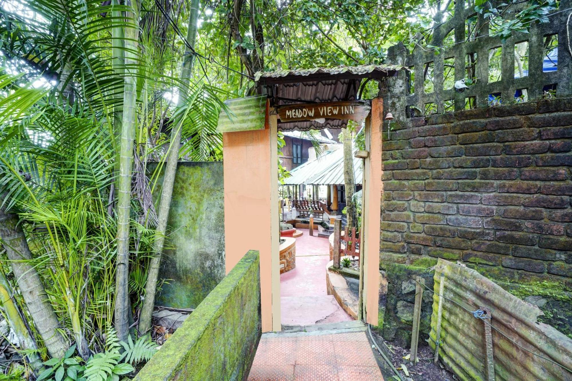 Oyo Flagship Meadow View Inn Thekkady Exterior foto