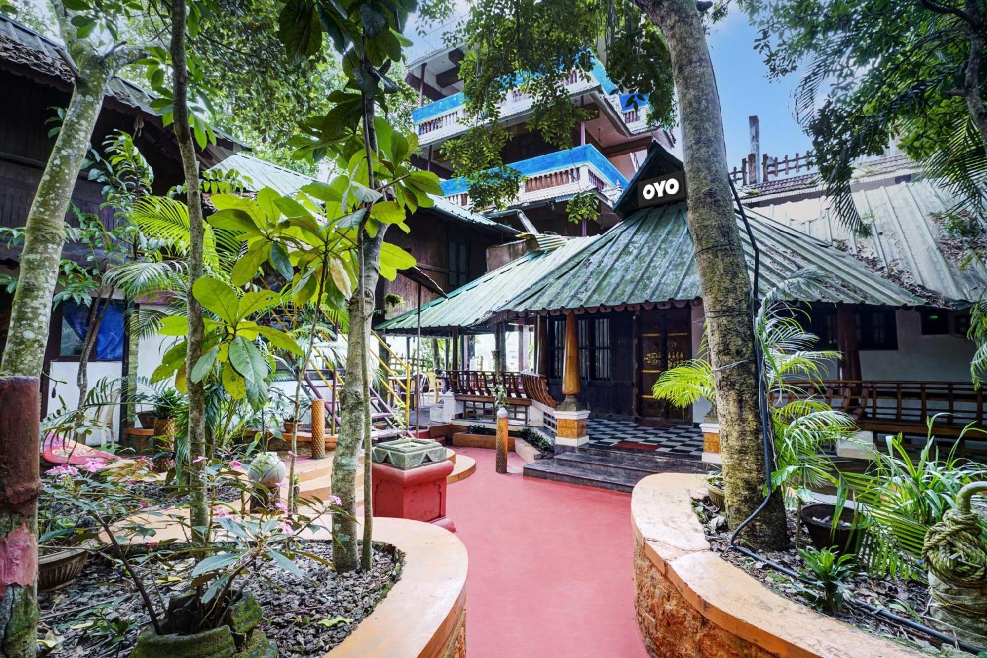 Oyo Flagship Meadow View Inn Thekkady Exterior foto